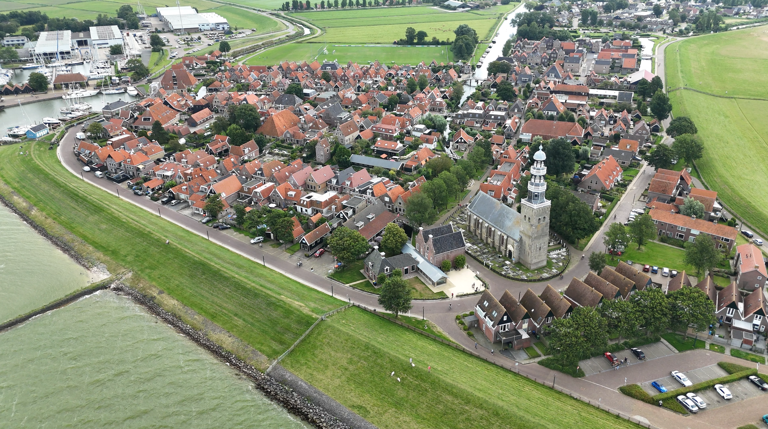 drone video gemaakt door flightmedia van het prachtige Hindeloopen