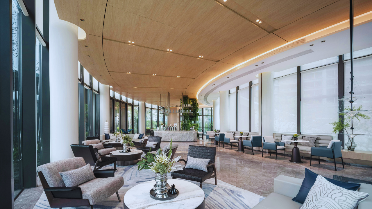 Hotel drone video en FPV tour door FlightMedia